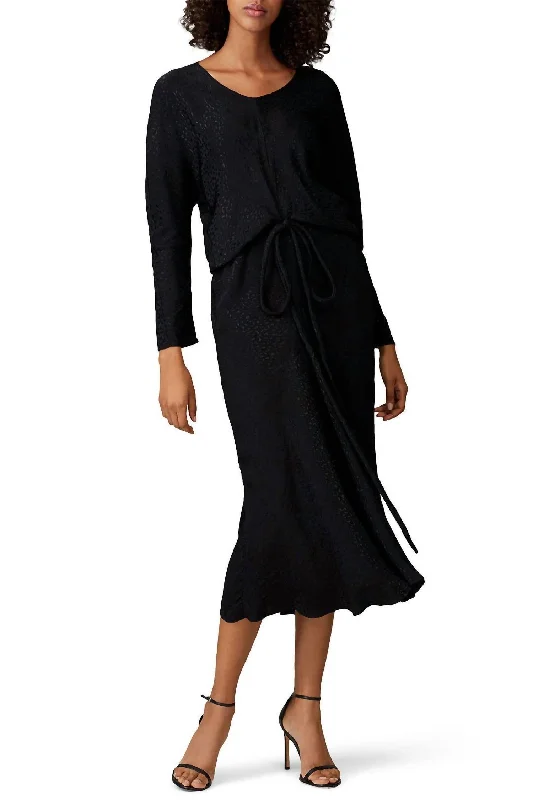 Bat Long Sleeve Dress In Black